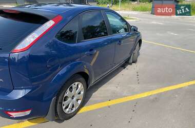 Хэтчбек Ford Focus 2010 в 