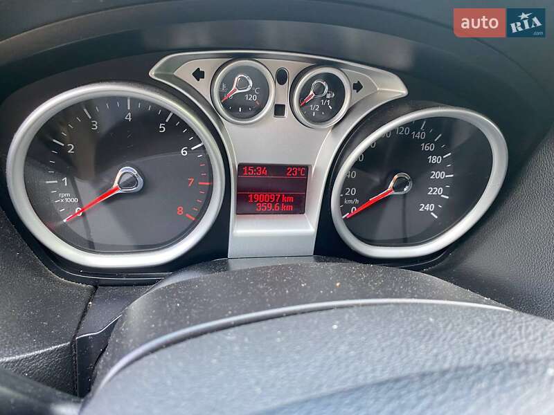 Хэтчбек Ford Focus 2010 в Киеве