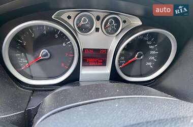 Хэтчбек Ford Focus 2010 в 