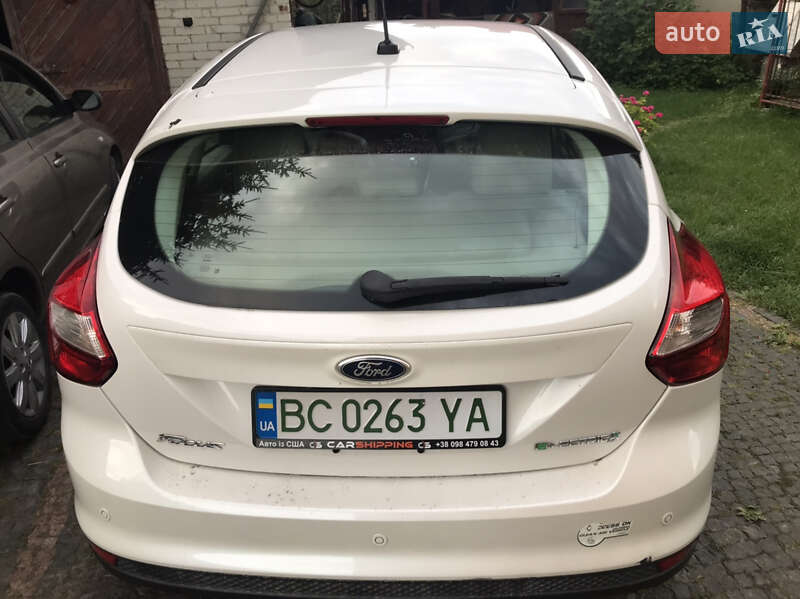 Хэтчбек Ford Focus 2012 в Буске