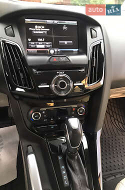 Хэтчбек Ford Focus 2012 в Буске