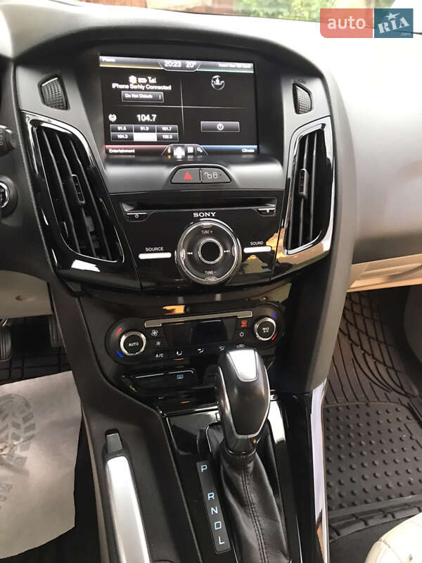 Хэтчбек Ford Focus 2012 в Буске