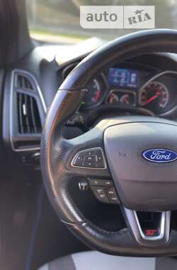 Хетчбек Ford Focus 2014 в Харкові