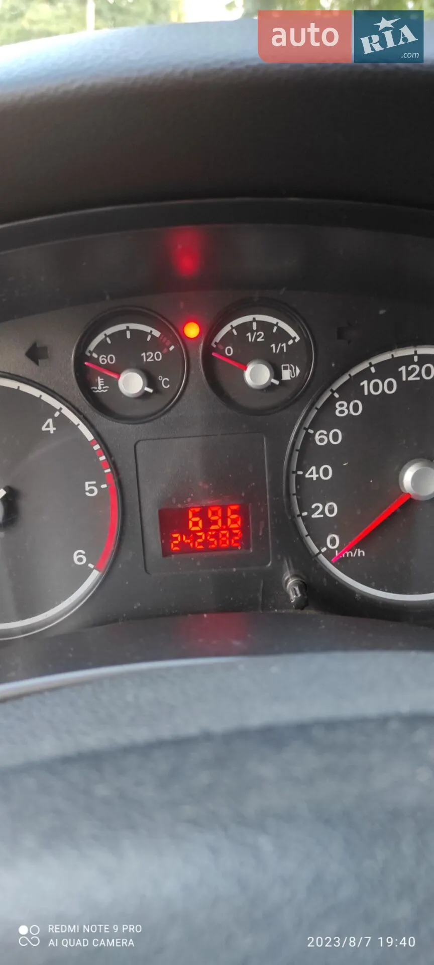 2010 Ford Focus - мініатюра 3