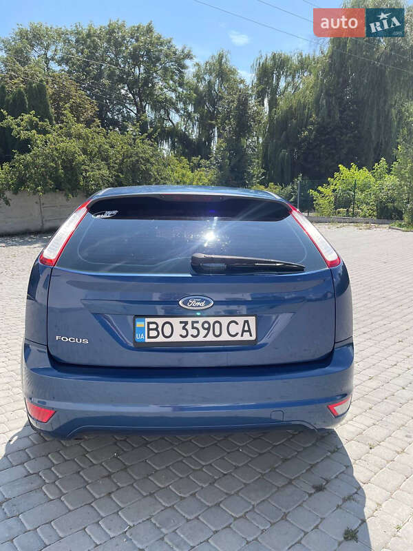 Хэтчбек Ford Focus 2008 в Борщеве