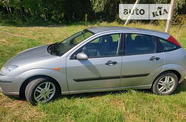 Хэтчбек Ford Focus 2002 в 