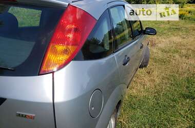 Хэтчбек Ford Focus 2002 в 