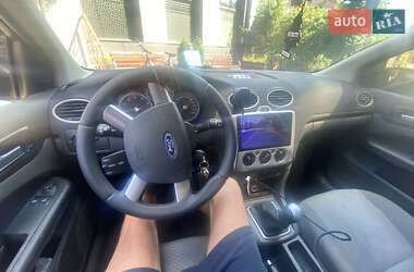 Хетчбек Ford Focus 2006 в 
