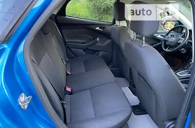 Хетчбек Ford Focus 2015 в  фото 33 Хетчбек Ford Focus 2015 в