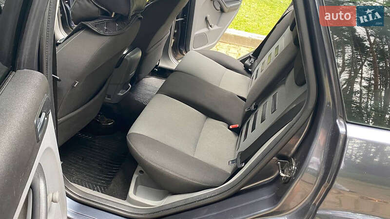 Универсал Ford Focus 2009 в Новояворовске