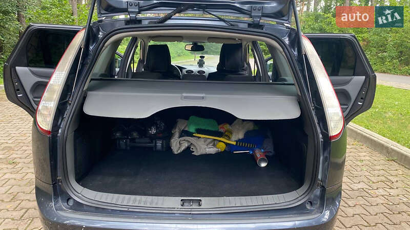 Универсал Ford Focus 2009 в Новояворовске