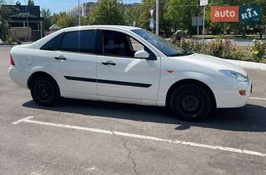 Седан Ford Focus 2001 в Южному