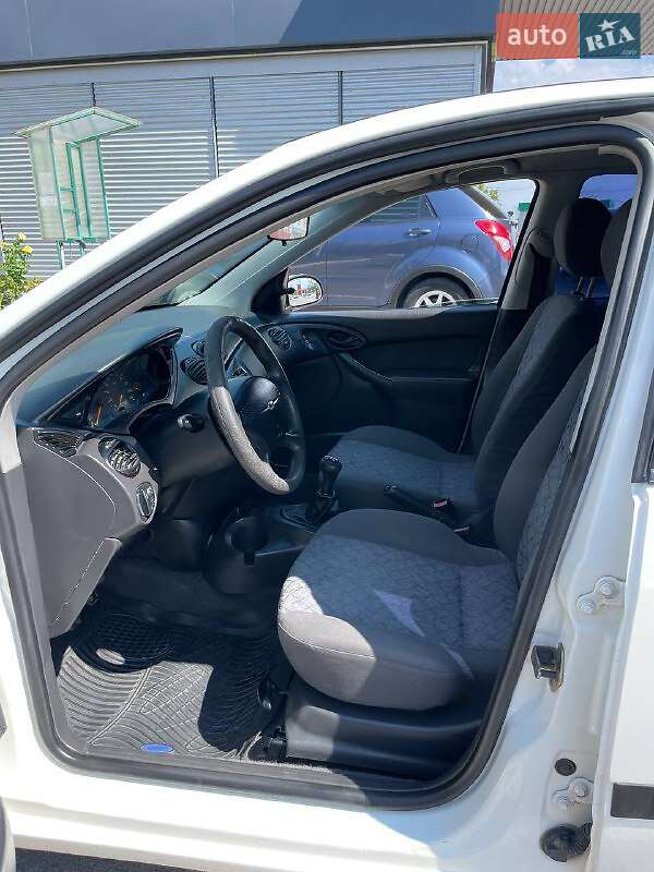 Седан Ford Focus 2001 в Южном фото 4 Седан Ford Focus 2001 в Южном
