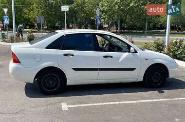 Седан Ford Focus 2001 в Южном