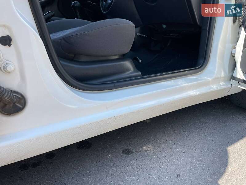 Седан Ford Focus 2001 в Южном фото 17 Седан Ford Focus 2001 в Южном