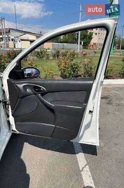 Седан Ford Focus 2001 в 