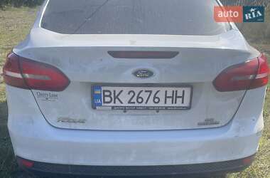 Седан Ford Focus 2015 в 
