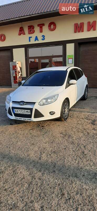 Хэтчбек Ford Focus 2012 в Новой Водолаге