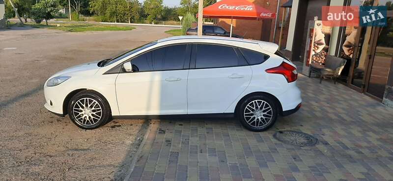Хэтчбек Ford Focus 2012 в Новой Водолаге