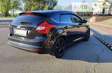 Хэтчбек Ford Focus 2013 в 