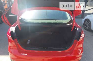 Седан Ford Focus 2015 в 
