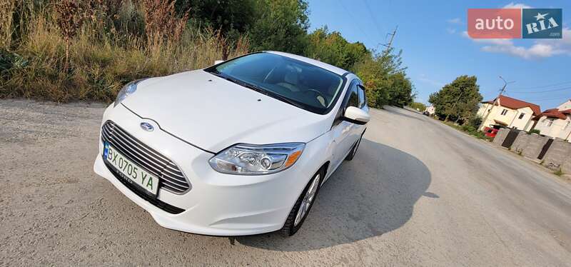 Хэтчбек Ford Focus 2015 в Каменец-Подольском
