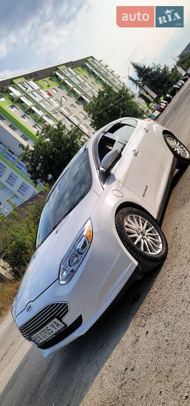 Хэтчбек Ford Focus 2015 в Каменец-Подольском