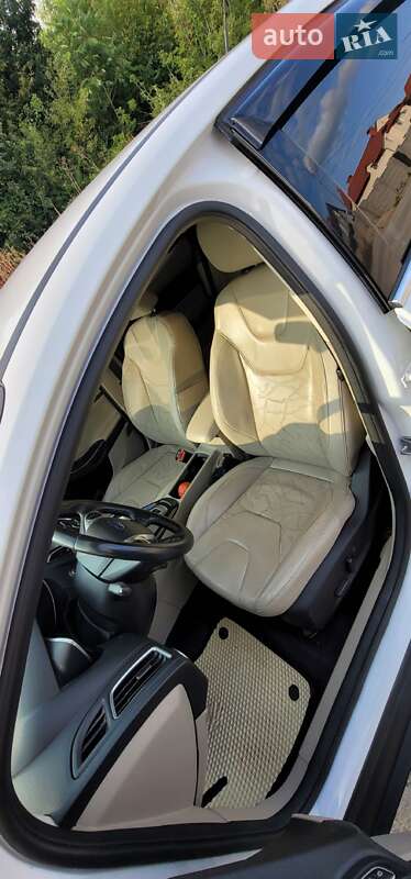 Хэтчбек Ford Focus 2015 в Каменец-Подольском