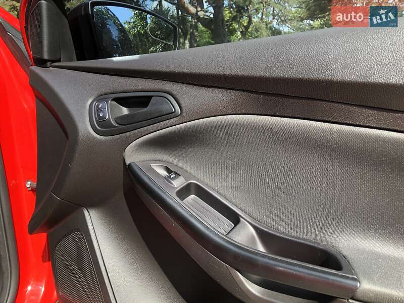 Седан Ford Focus 2015 в Днепре фото 36 Седан Ford Focus 2015 в Днепре