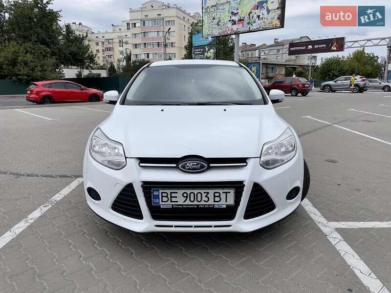 Хэтчбек Ford Focus 2014 в Вишневом