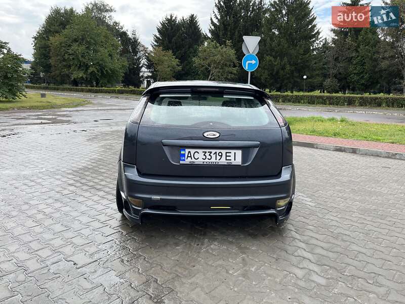 Хэтчбек Ford Focus 2006 в Луцке