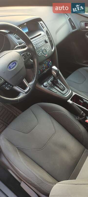 Седан Ford Focus 2015 в Львові