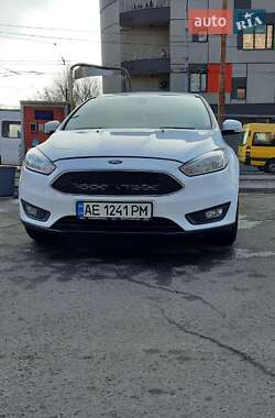 Хэтчбек Ford Focus 2015 в Днепре