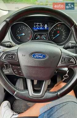 Хэтчбек Ford Focus 2015 в Днепре