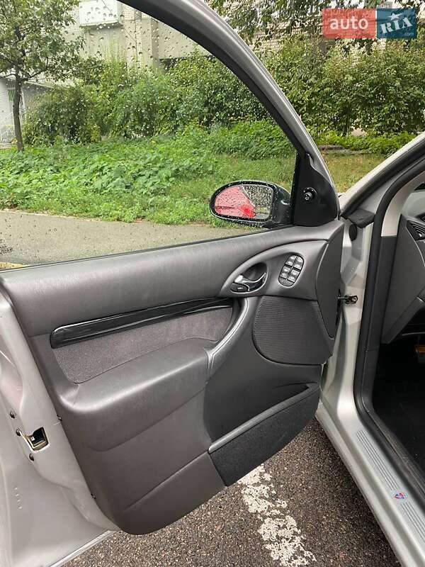 Седан Ford Focus 2002 в Днепре