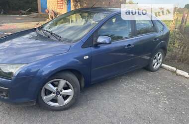 Хэтчбек Ford Focus 2005 в 