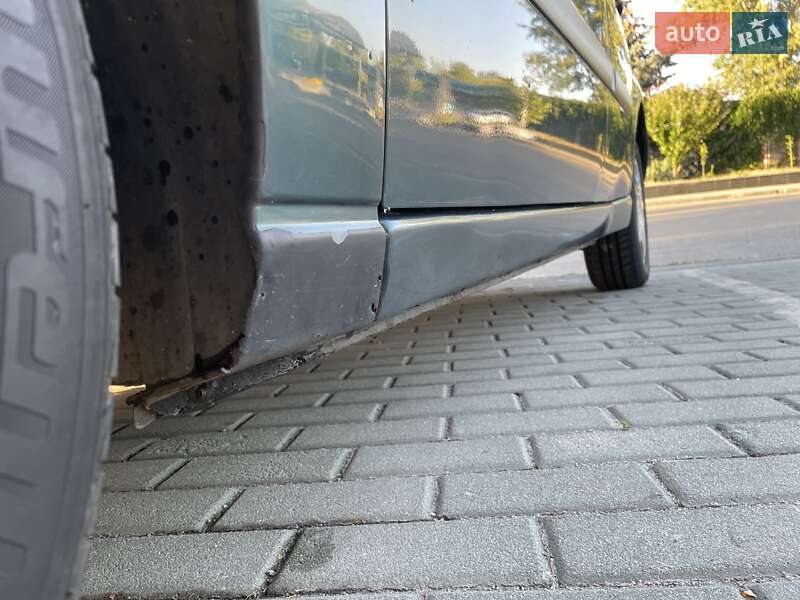 Хэтчбек Ford Focus 2003 в Запорожье