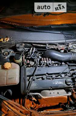 Хэтчбек Ford Focus 2002 в Киеве