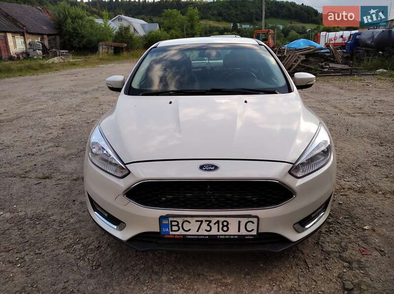 Седан Ford Focus 2015 в 