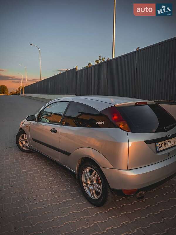 Хэтчбек Ford Focus 1999 в Рожище
