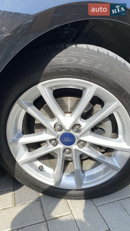 Седан Ford Focus 2015 в Ровно