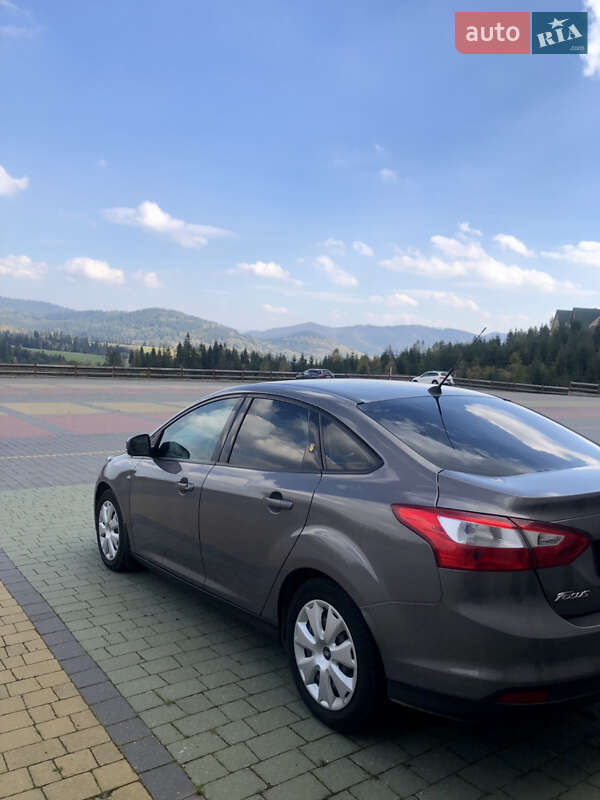 Седан Ford Focus 2013 в Жидачове