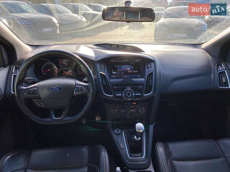 Хэтчбек Ford Focus 2015 в Львове