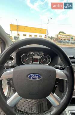 Хэтчбек Ford Focus 2009 в 