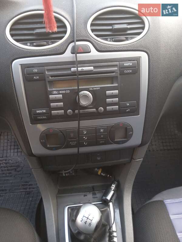 Хэтчбек Ford Focus 2006 в Тячеве фото 25 Хэтчбек Ford Focus 2006 в Тячеве