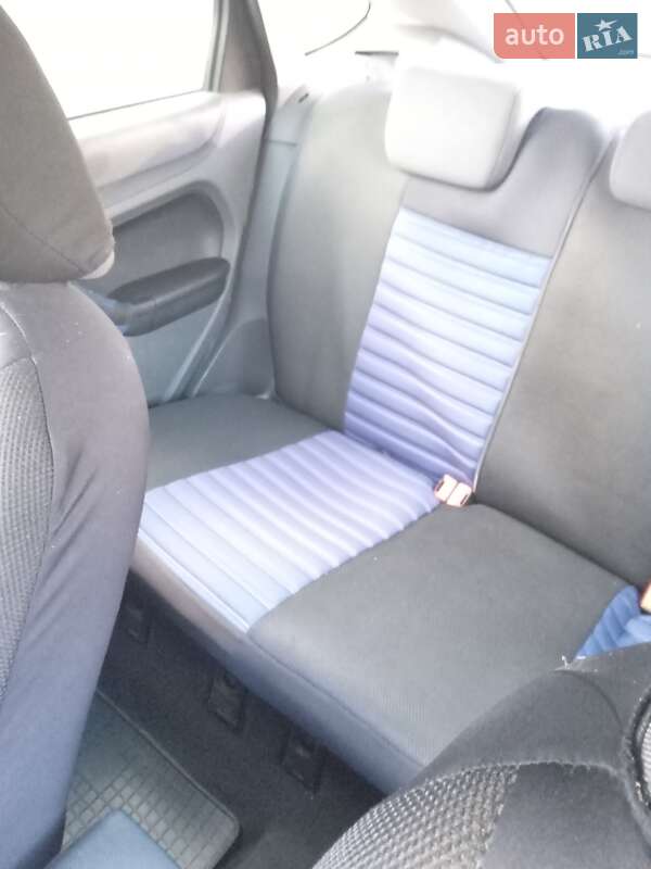 Хэтчбек Ford Focus 2006 в Тячеве фото 27 Хэтчбек Ford Focus 2006 в Тячеве