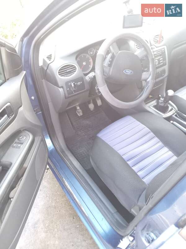 Хэтчбек Ford Focus 2006 в Тячеве фото 29 Хэтчбек Ford Focus 2006 в Тячеве