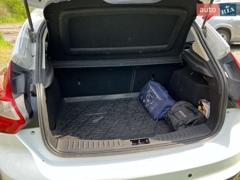 Хэтчбек Ford Focus 2012 в Днепре фото 8 Хэтчбек Ford Focus 2012 в Днепре