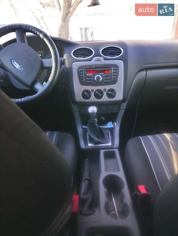 Хэтчбек Ford Focus 2011 в Ужгороде