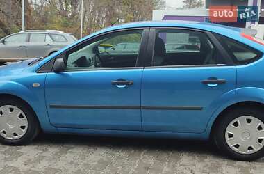 Хэтчбек Ford Focus 2005 в 
